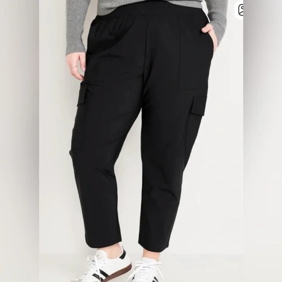 Old Navy Black Women's Joggers - Picture 5 of 15